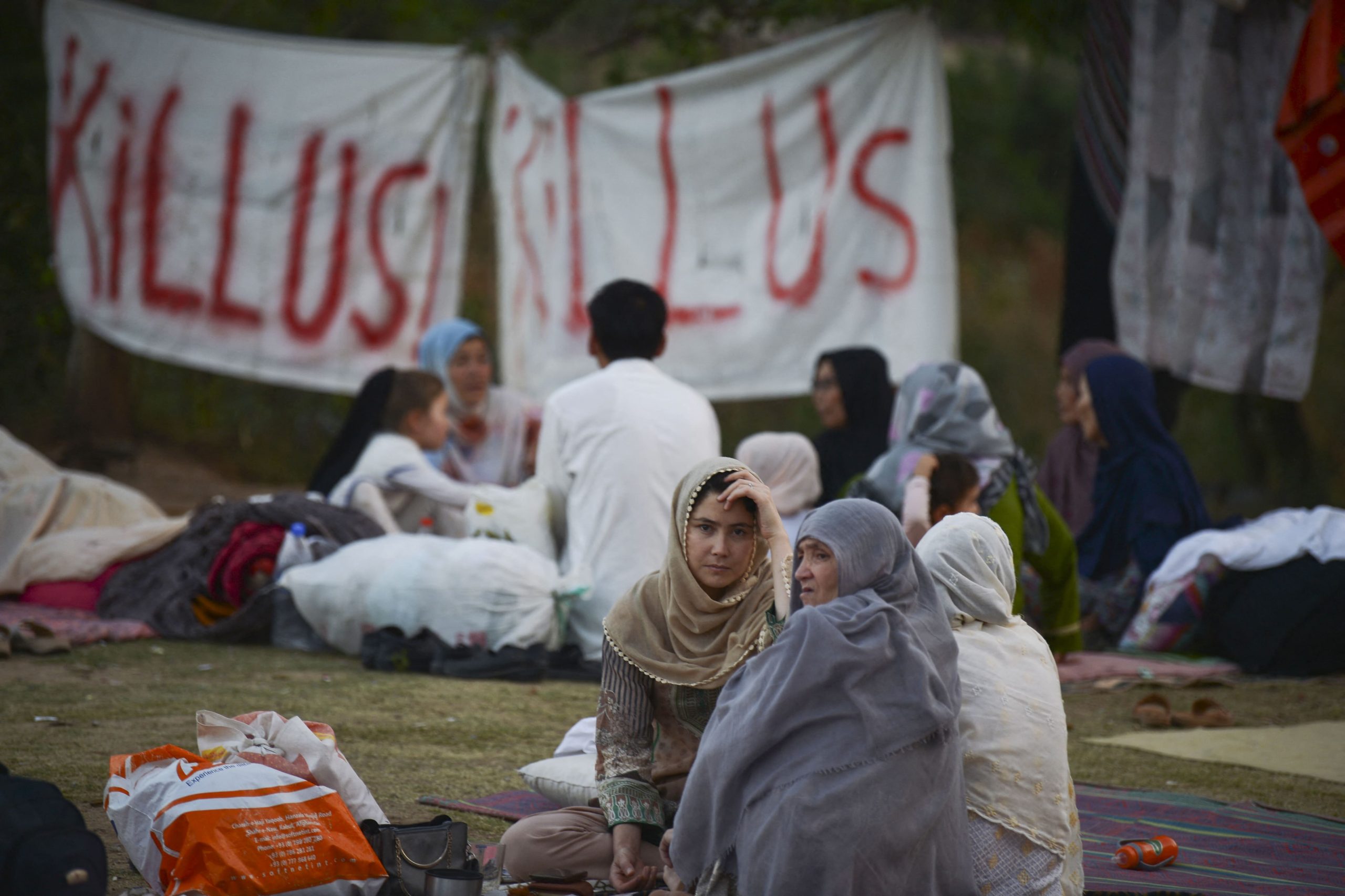 000_329M7ZY Afghan refugees protest to demand help from UN Farooq NAEEM AF